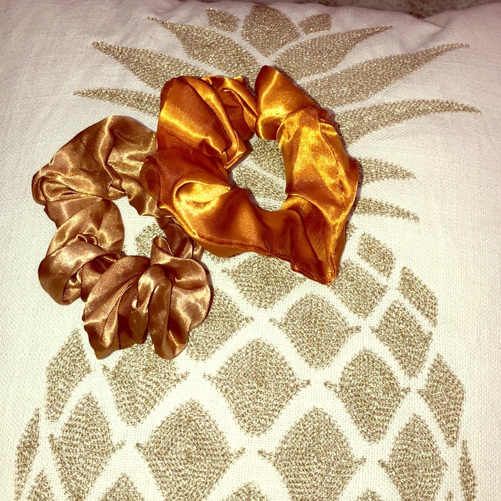 Gold scrunchies 💎